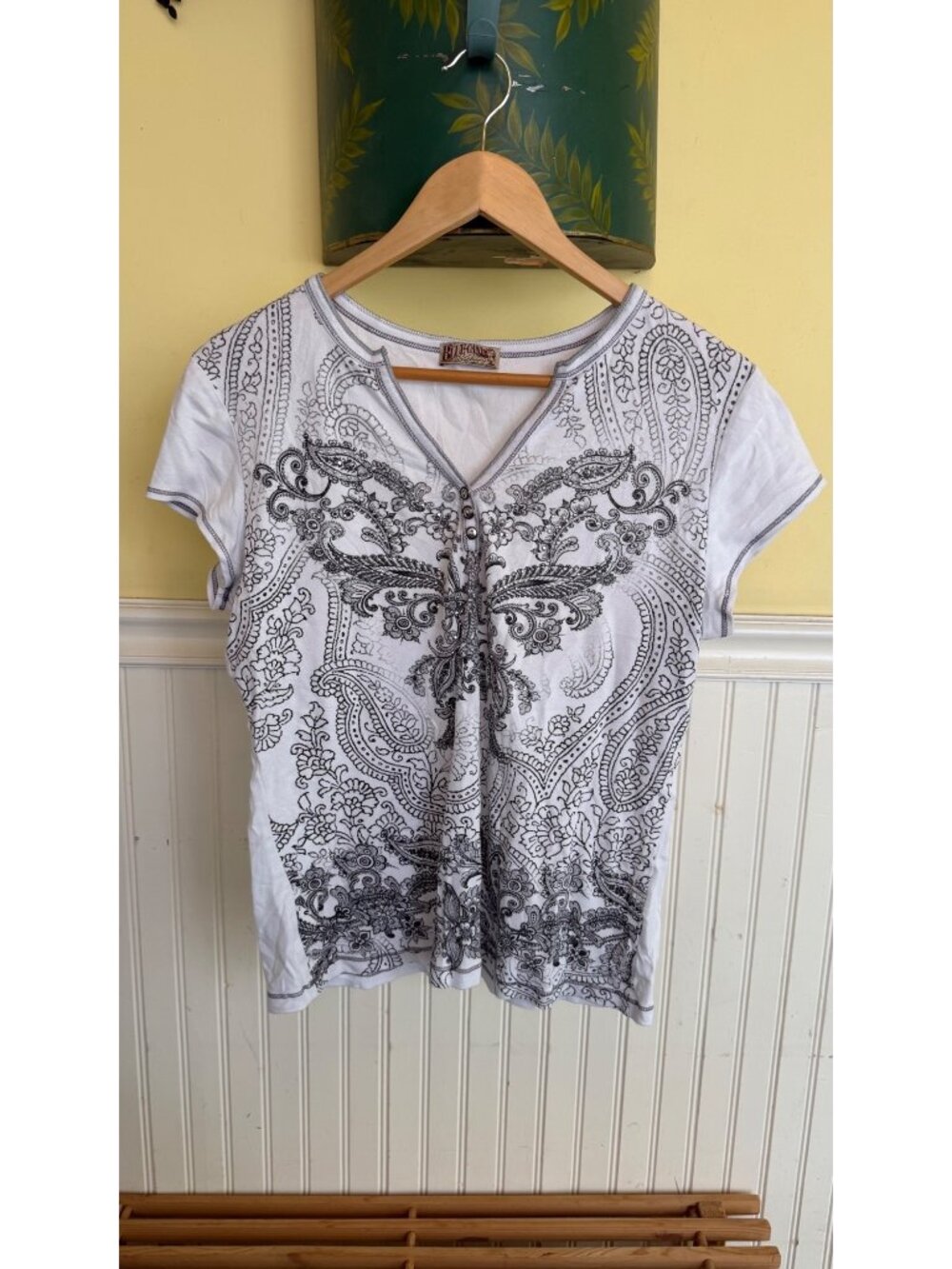 Blue Canyon Womens White & Black Paisley Rhinestone Top XL Short Sleeve